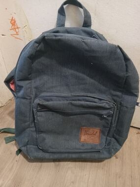 Herschel Supply Company Heritage Classic Backpack in Navy
